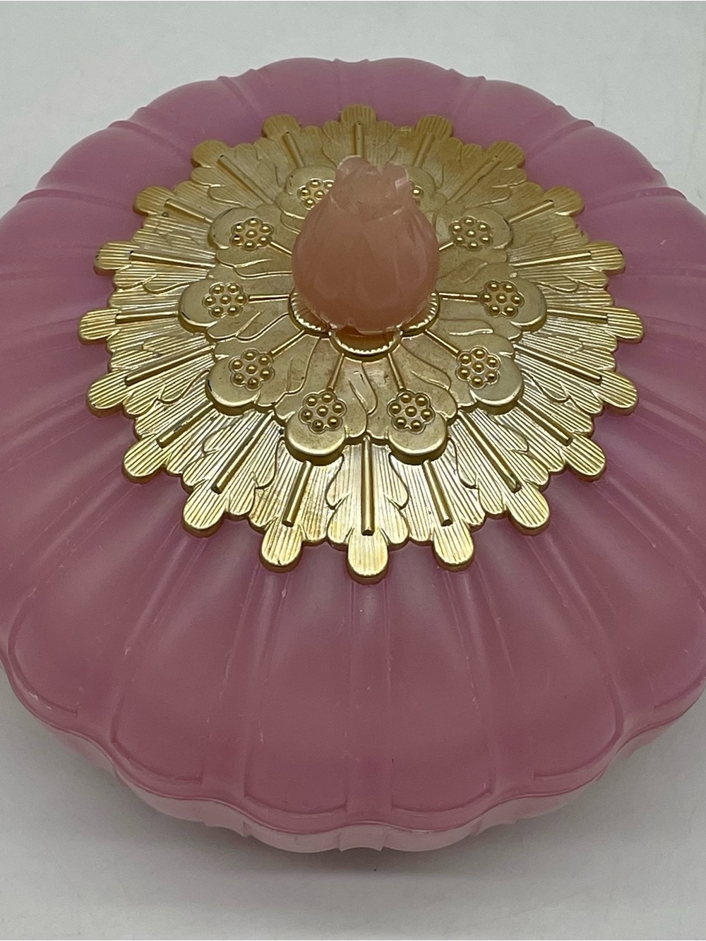 Purple plastic Vanity Powder jar gold tone Floral lid with puff
